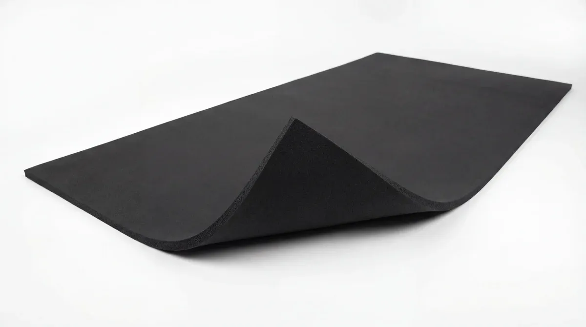 Lembaran EVA Black — material ringan dan tahan air untuk alas, sol, dan kerajinan